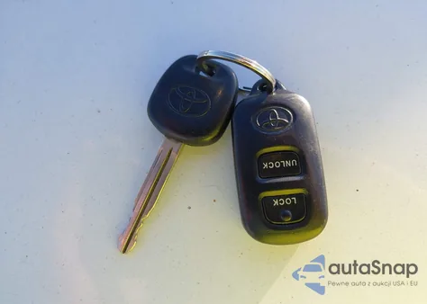 2005 Toyota Corolla Le z USA, uszkodzony, nr VIN 2T1BR32E45C398996